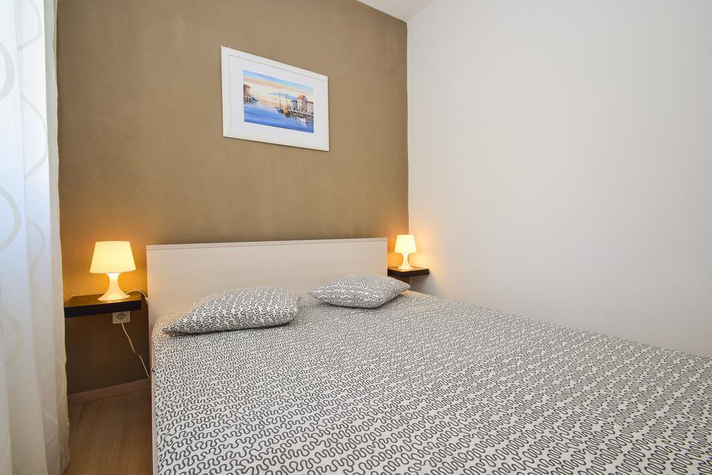 Amadrian Apartments 希贝尼克 外观 照片