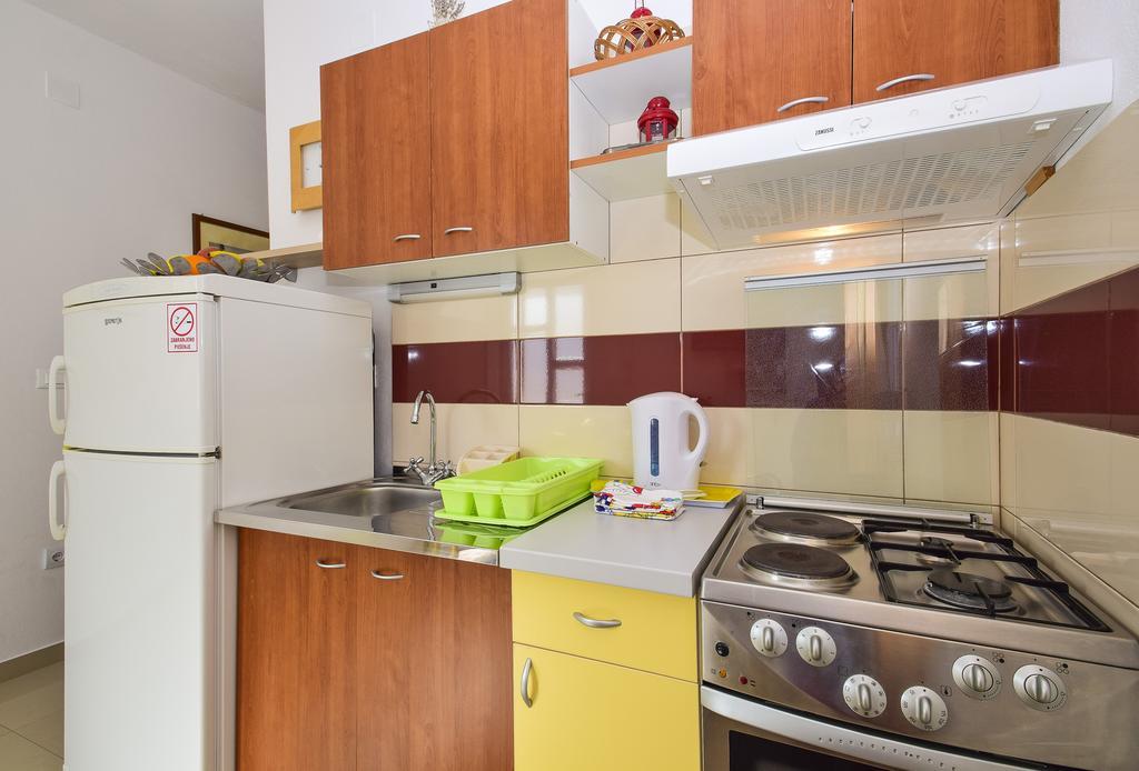 Amadrian Apartments 希贝尼克 外观 照片