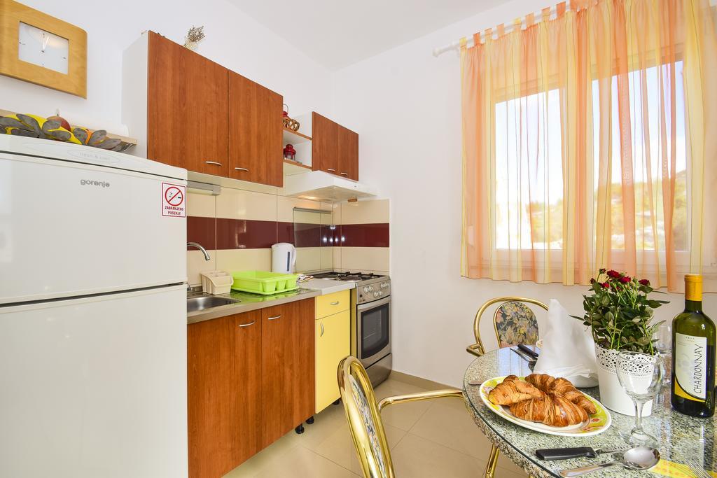 Amadrian Apartments 希贝尼克 客房 照片