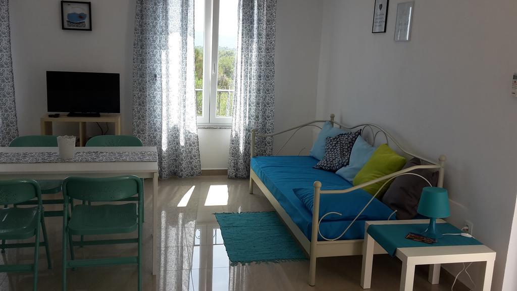 Amadrian Apartments 希贝尼克 外观 照片
