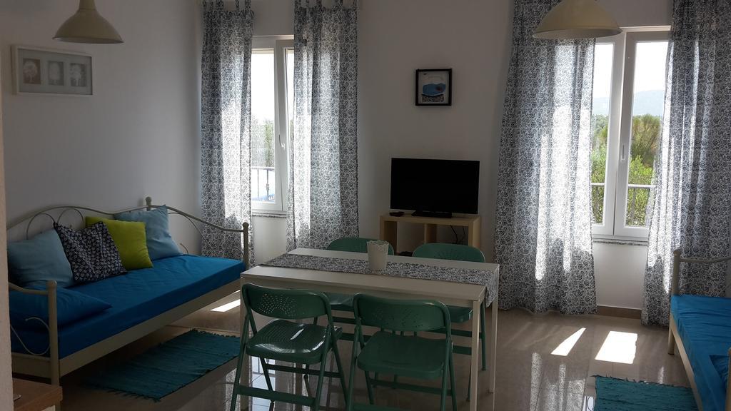 Amadrian Apartments 希贝尼克 外观 照片
