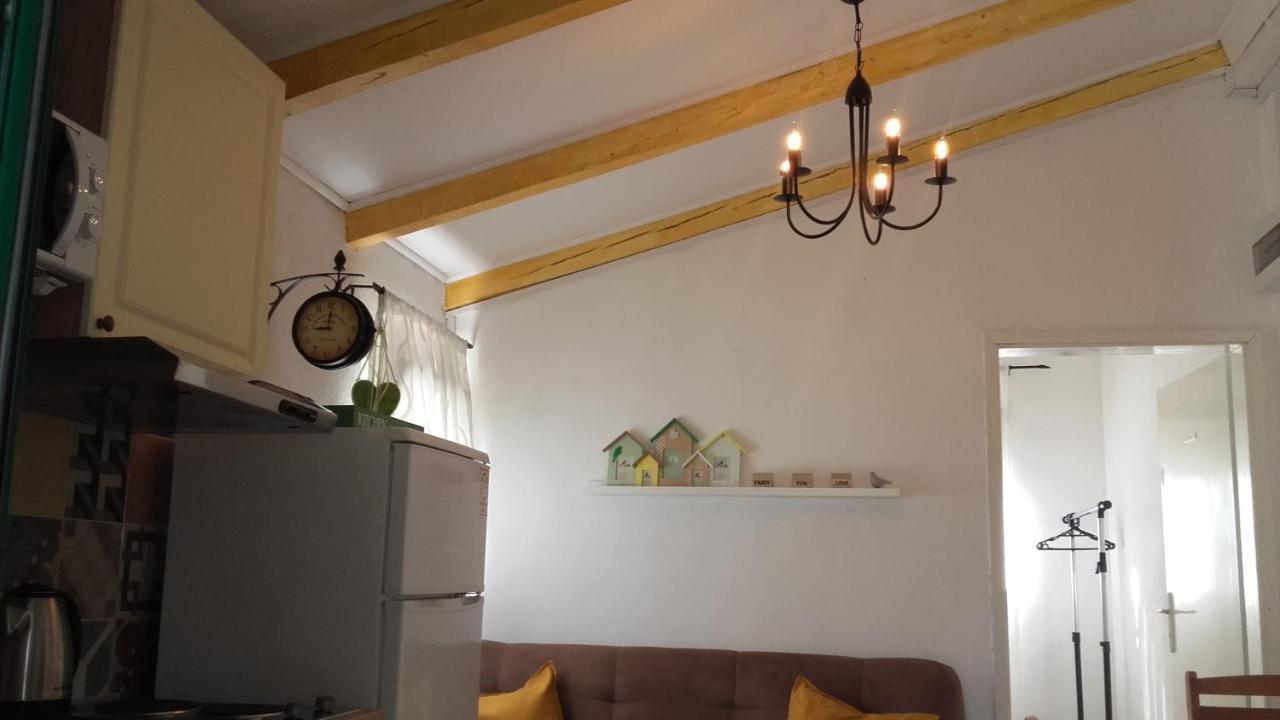 Amadrian Apartments 希贝尼克 外观 照片